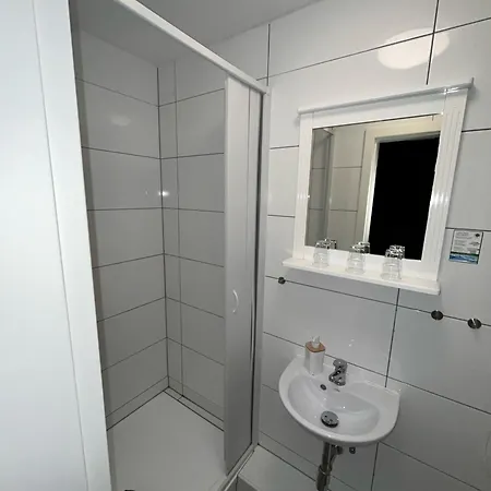 Checkinn باد سالزفلن